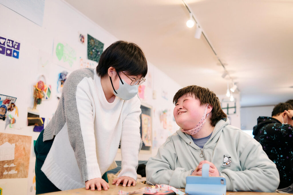 めいさんと話す晶子さん